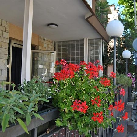 Le Aromatiche B&B Viserbella di Rimini Extérieur photo