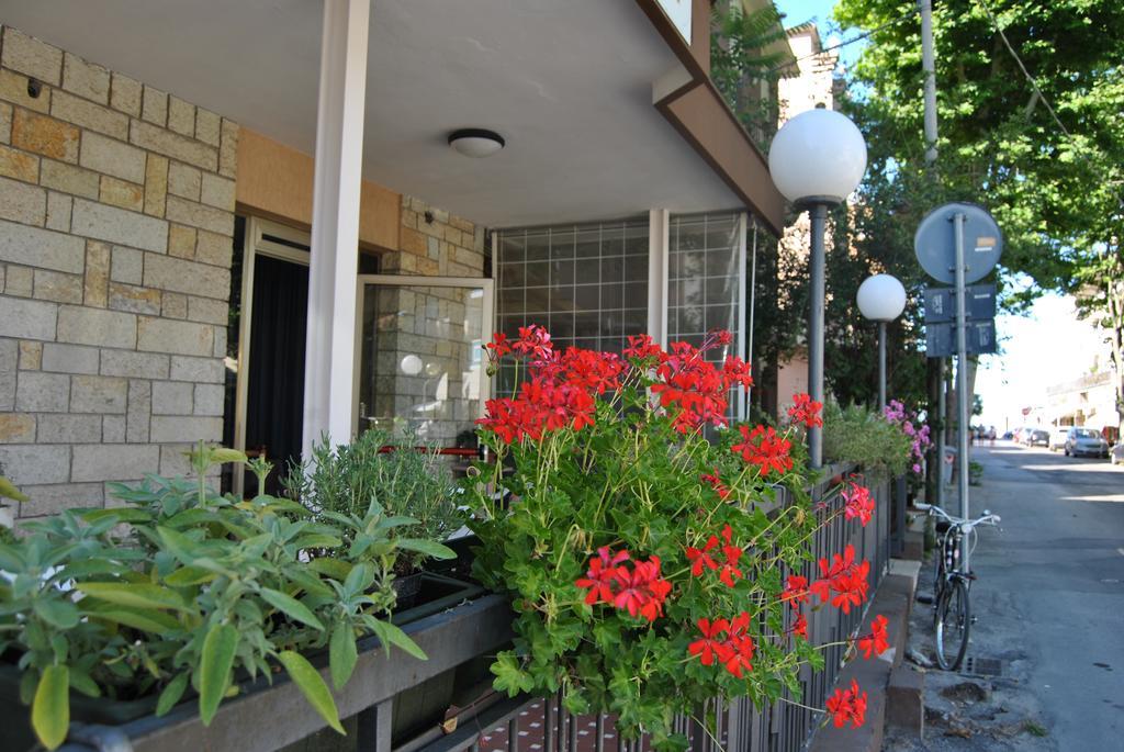 Le Aromatiche B&B Viserbella di Rimini Extérieur photo