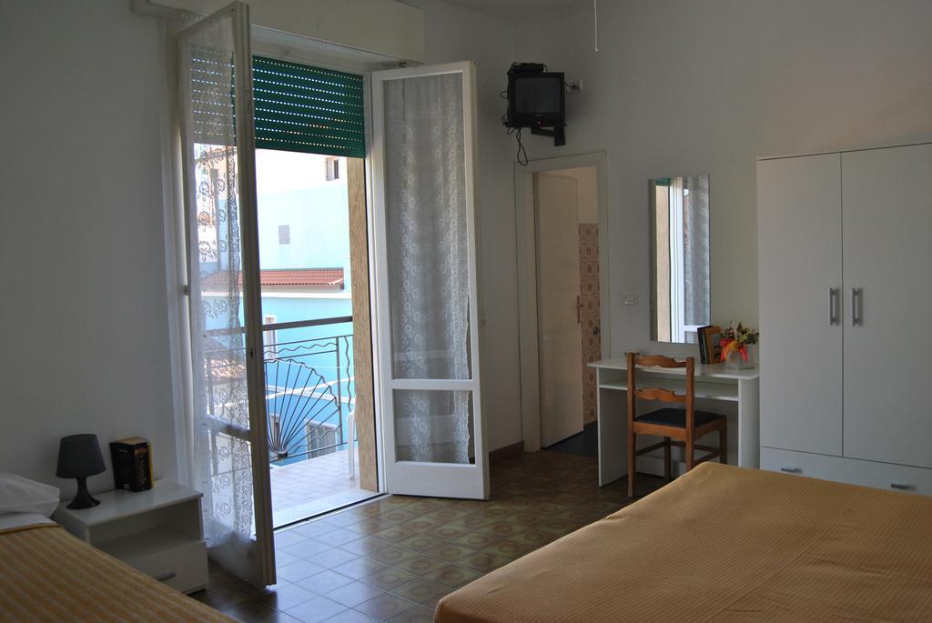 Le Aromatiche B&B Viserbella di Rimini Extérieur photo
